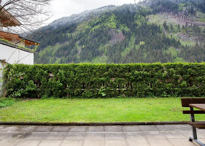 Tux Апартаменти *